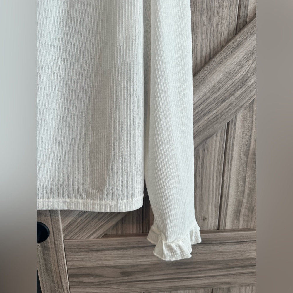 NWOT White Lace Ruffle Top - Picture 5 of 9